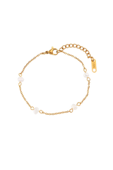 Isolated image of the Ivanna Pearl Bracelet by SH & Co. Jewelry, featuring an 18k gold-plated chain with freshwater pearls, illustrating its classic and timeless design.