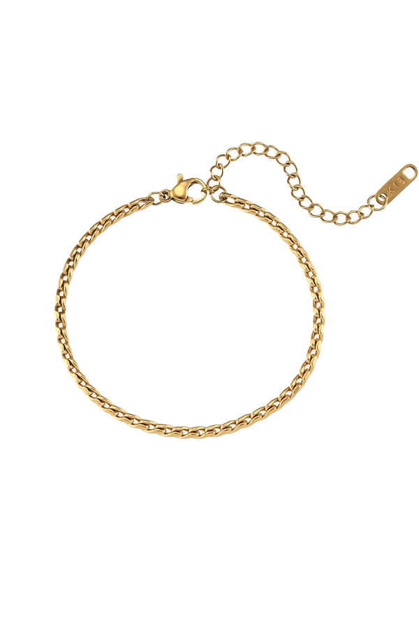 Product image of the Sara rope bracelet featuring a 18K gold-plated rope chain design, displayed on a white background, showcasing its intricate details and adjustable clasp.